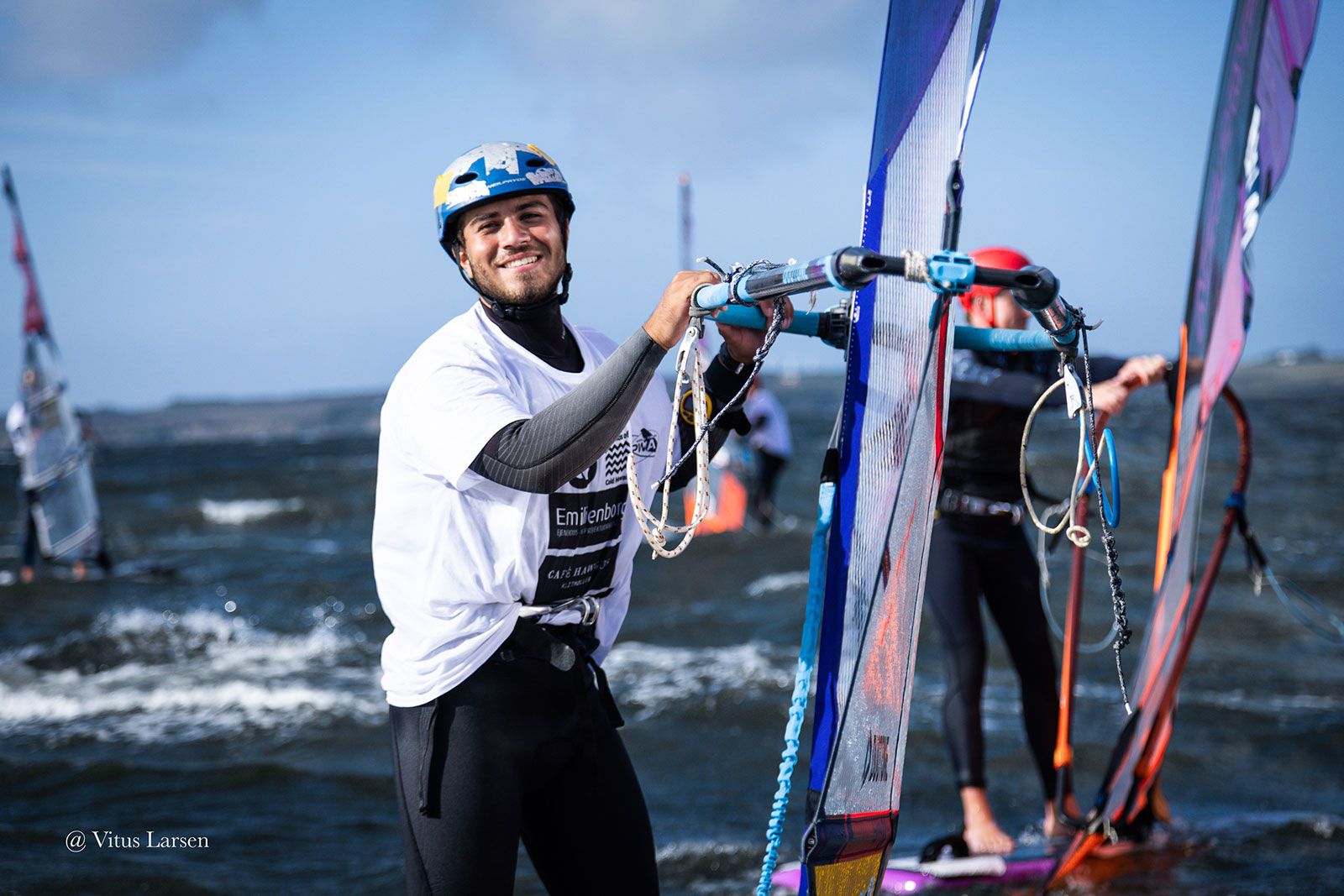 PWA/IWT Youth World Cup Klitmller 2025: Slalom-Action bei Starkwind 