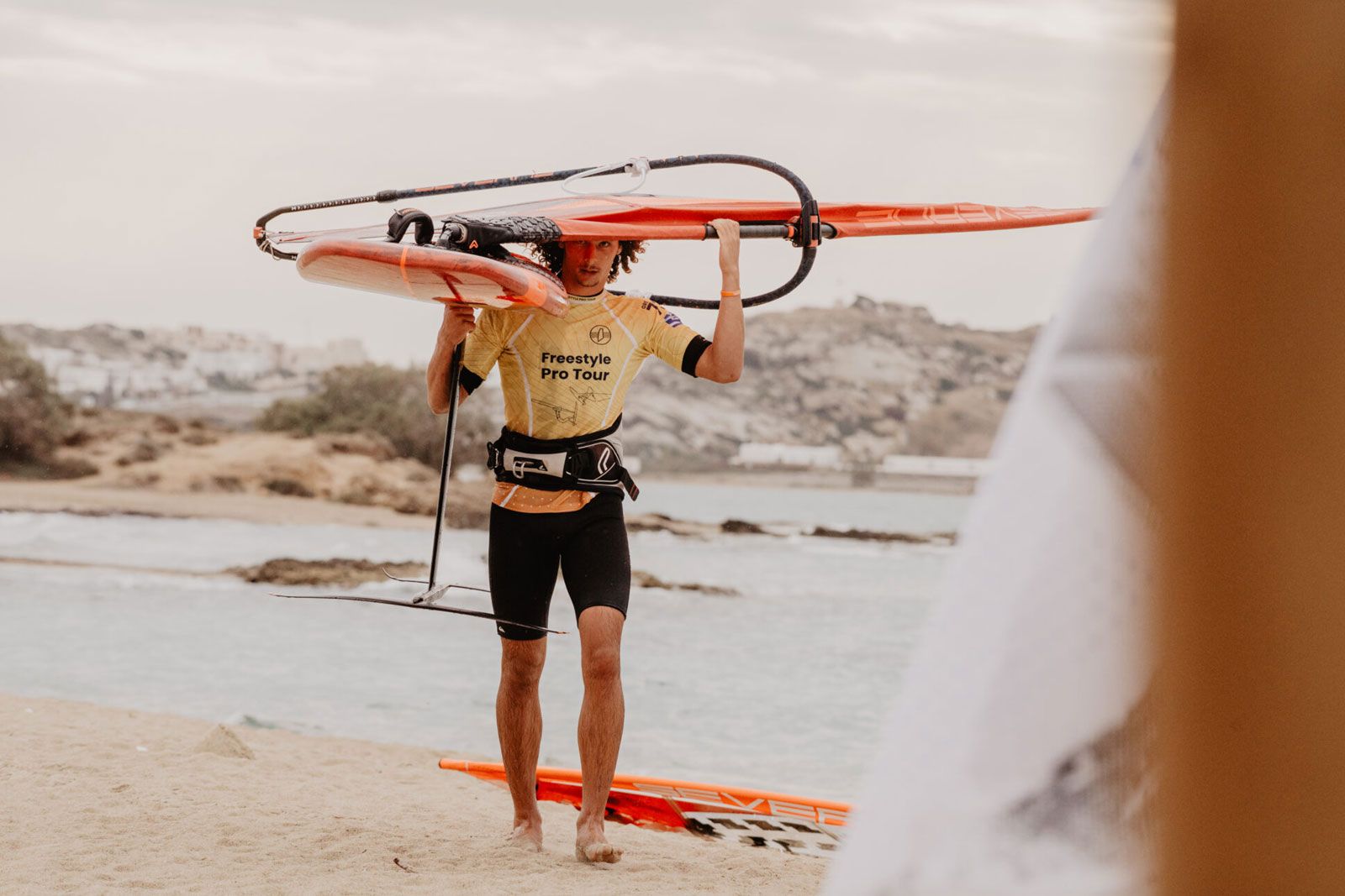 FPT Naxos 2025: Tow-in-Finale und Leichtwind-Foilstyle