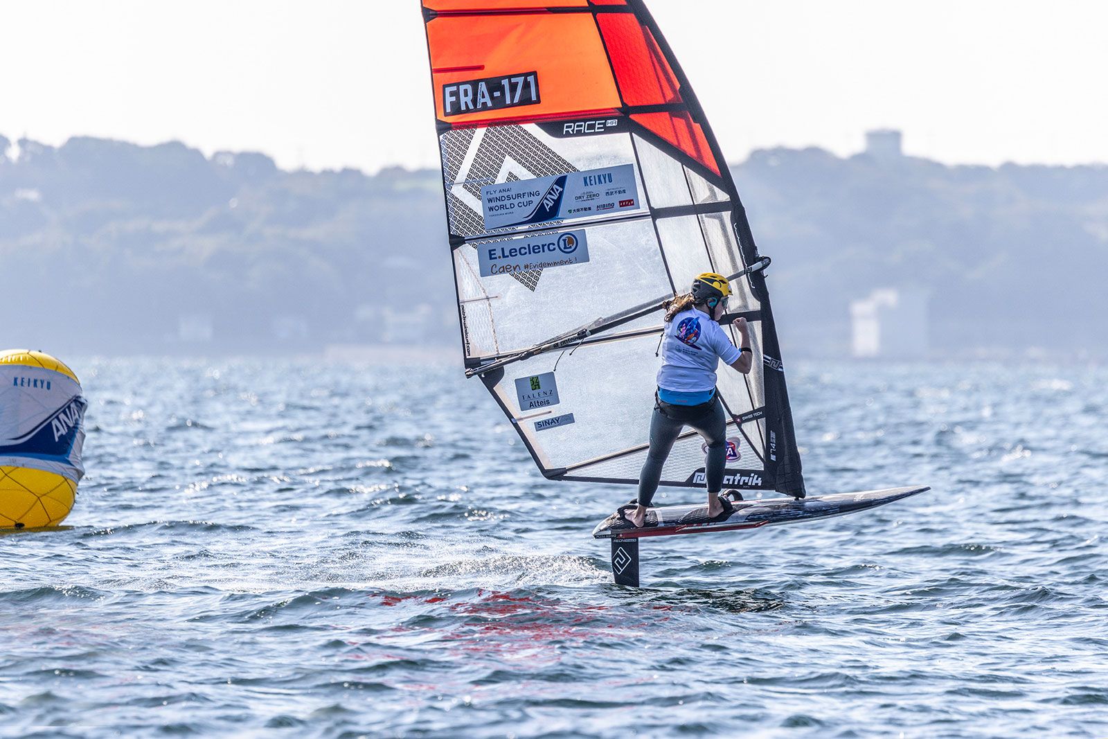 PWA Fly! ANA World Cup Yokosuka 2025: Starker Start von Lemeteyer und Iachino
