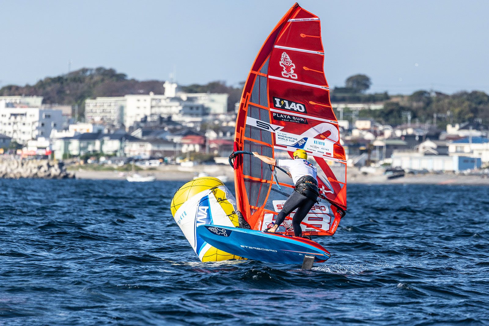 PWA Fly! ANA World Cup Yokosuka 2025: Starker Start von Lemeteyer und Iachino