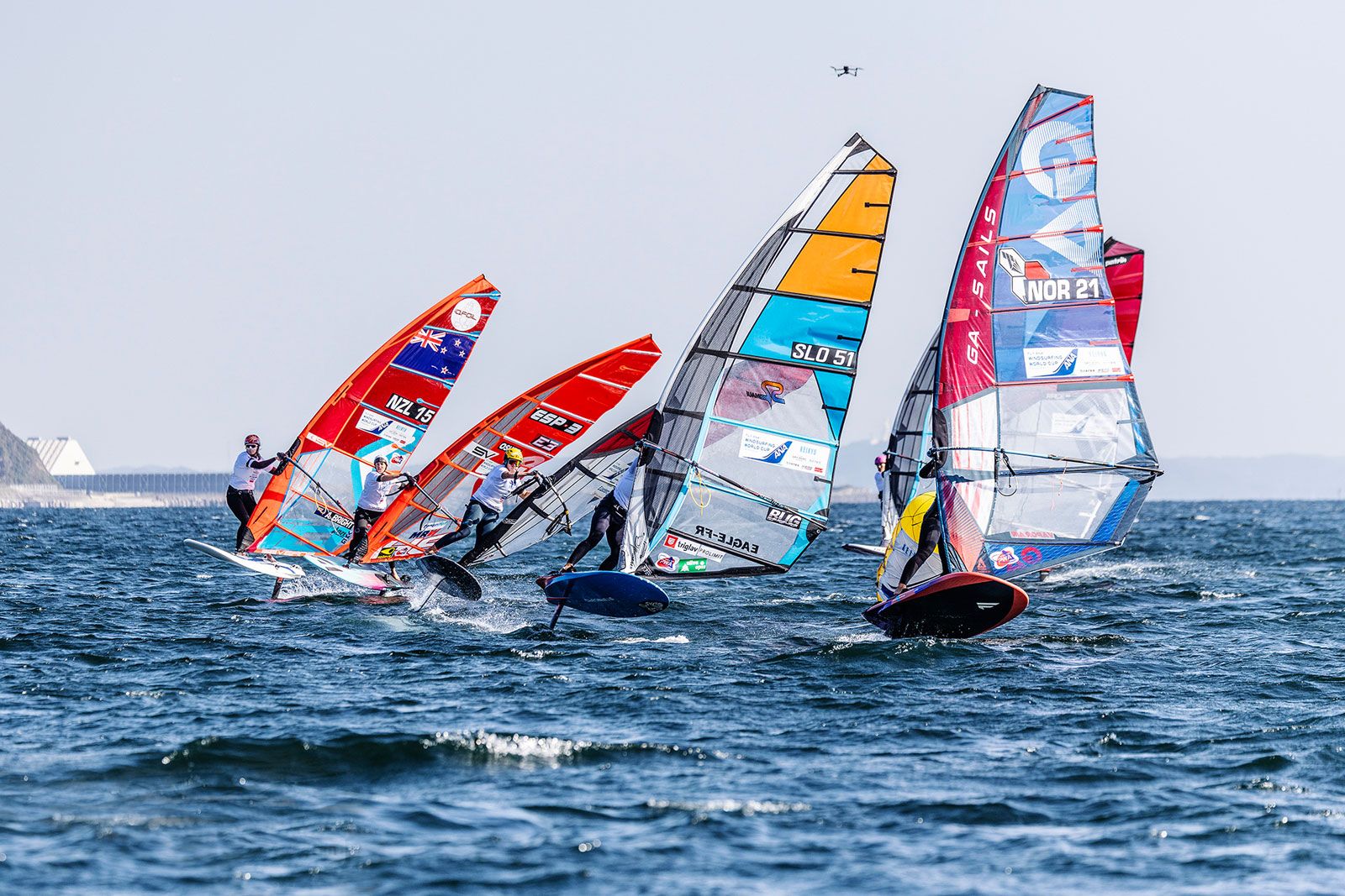 PWA Fly! ANA World Cup Yokosuka 2025: Starker Start von Lemeteyer und Iachino