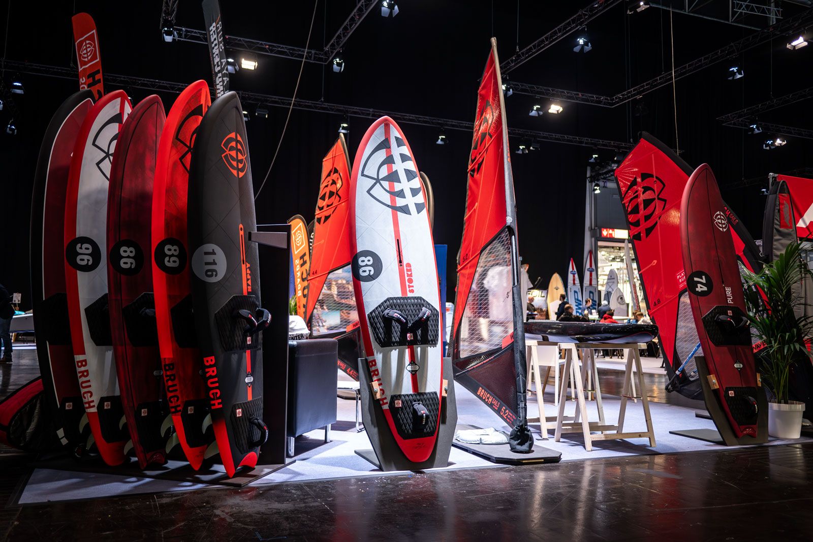 FPT boot Düsseldorf Tow-in World Series 2026: Top-Aufgebot auf dem XXL-Pool