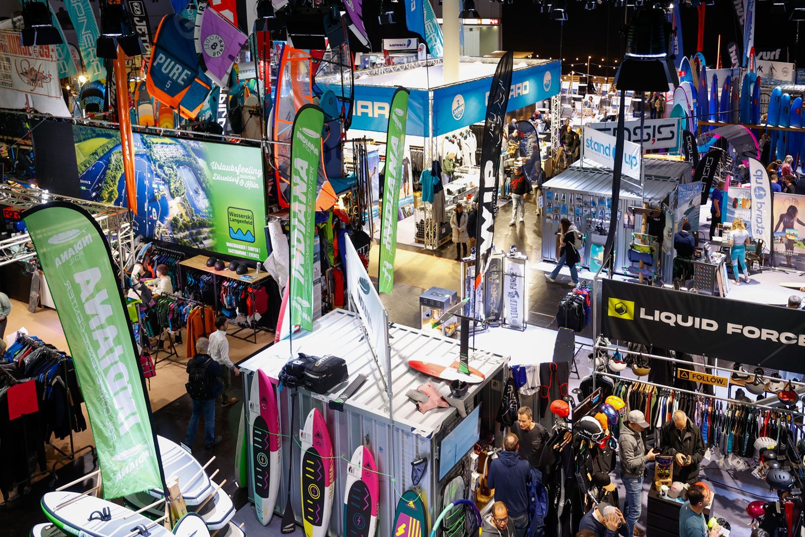 FPT boot Düsseldorf Tow-in World Series 2026: Top-Aufgebot auf dem XXL-Pool