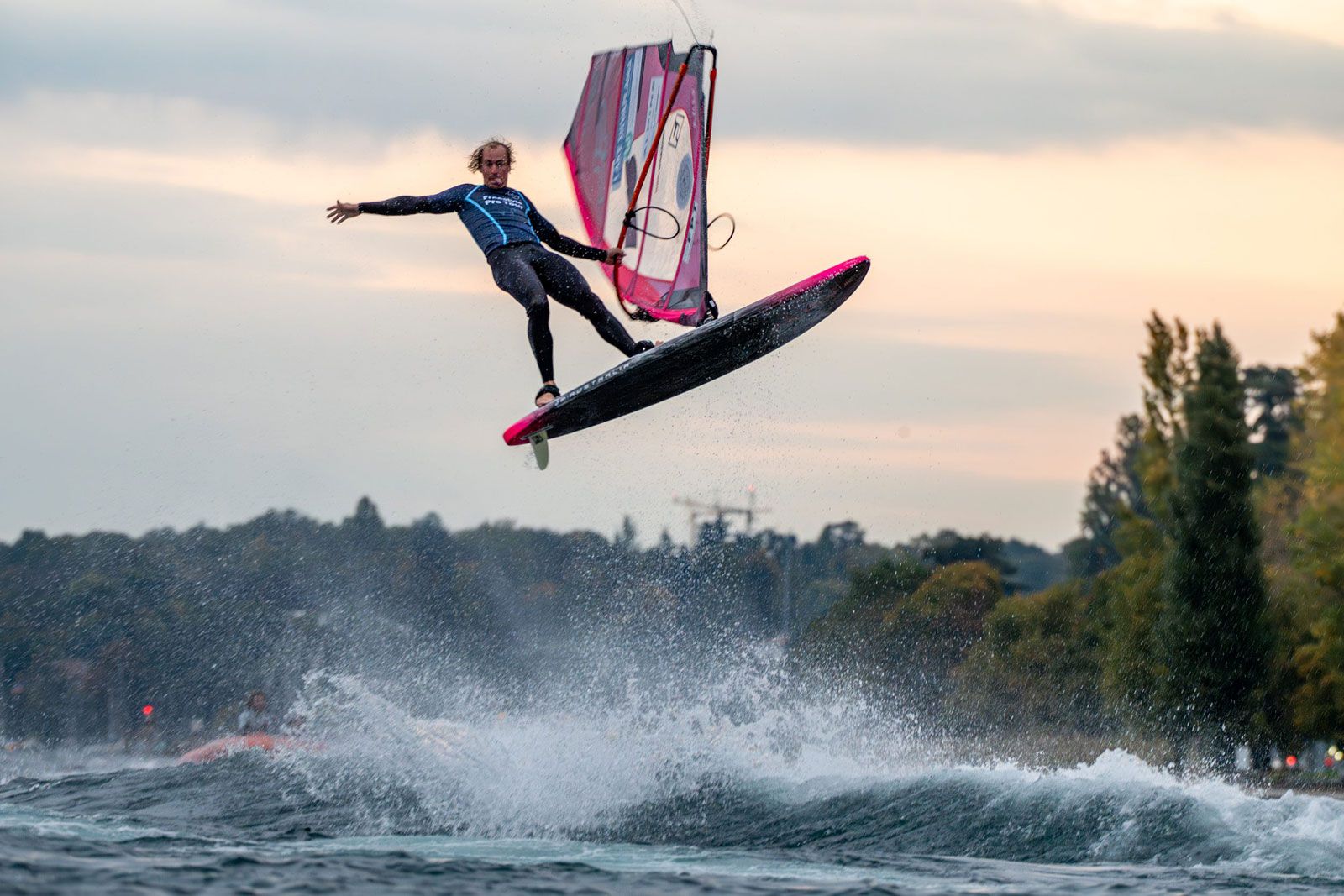 FPT Genf 2025: Sam Esteve holt sich die Krone im Tow-in