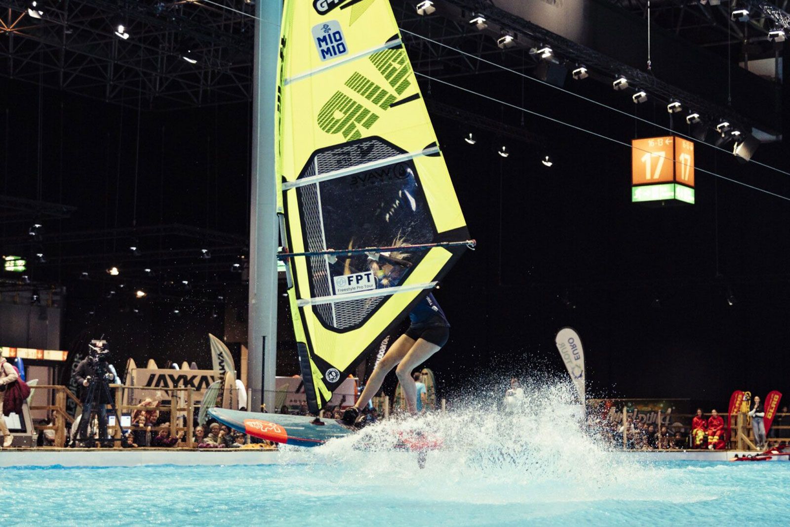 FPT boot D&uuml;sseldorf Tow-in World Series 2026: Air-Funnel-Burner-Tr&auml;ume werden wahr 