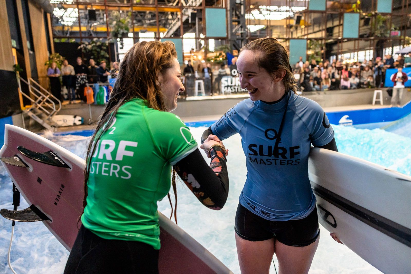 o2 SURF MASTERS RheinRiff Düsseldorf 2026: Hannes Mosh und Valeska Schneider setzen sich durch