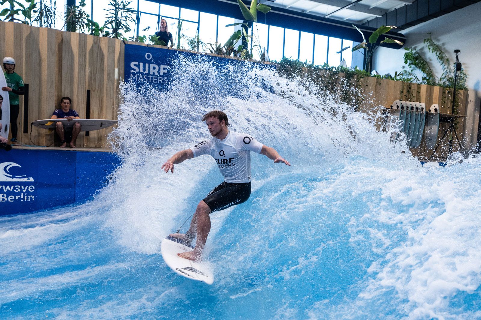 o2 SURF MASTERS Wellenwerk Berlin 2026: Hannes Mosh und Valeska Schneider erneut erfolgreich 
