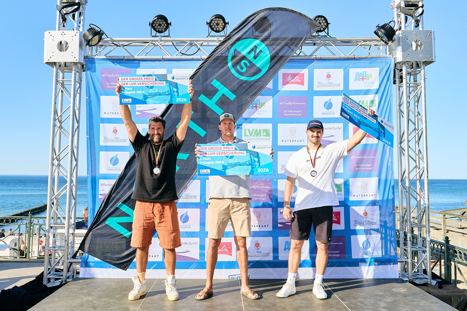 California Windsurf Cup K&uuml;hlungsborn 2026: Fabian Wolf triumphiert im Foiling-Duell 