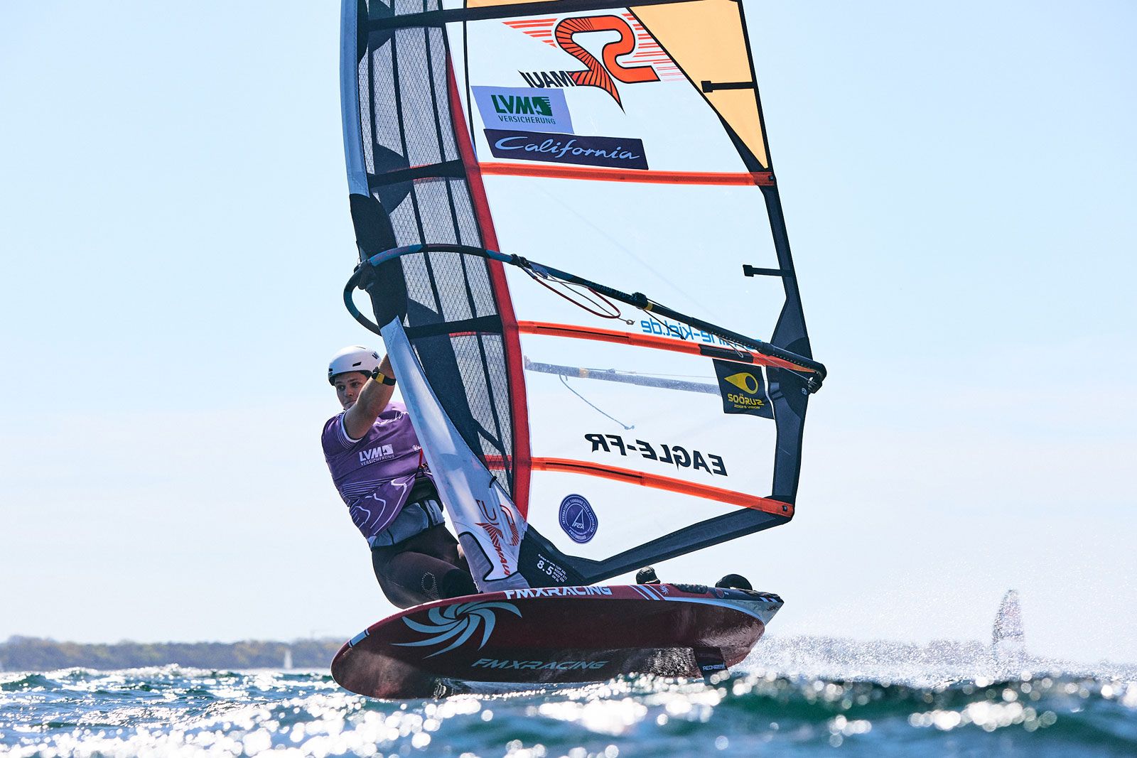 California Windsurf Cup K&uuml;hlungsborn 2026: Fabian Wolf triumphiert im Foiling-Duell 