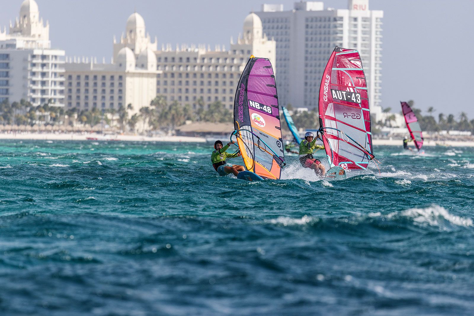 PWA Youth & Junior Aruba Hi-Winds 2026: Ein intensiver Schlusstag krönt die Sieger