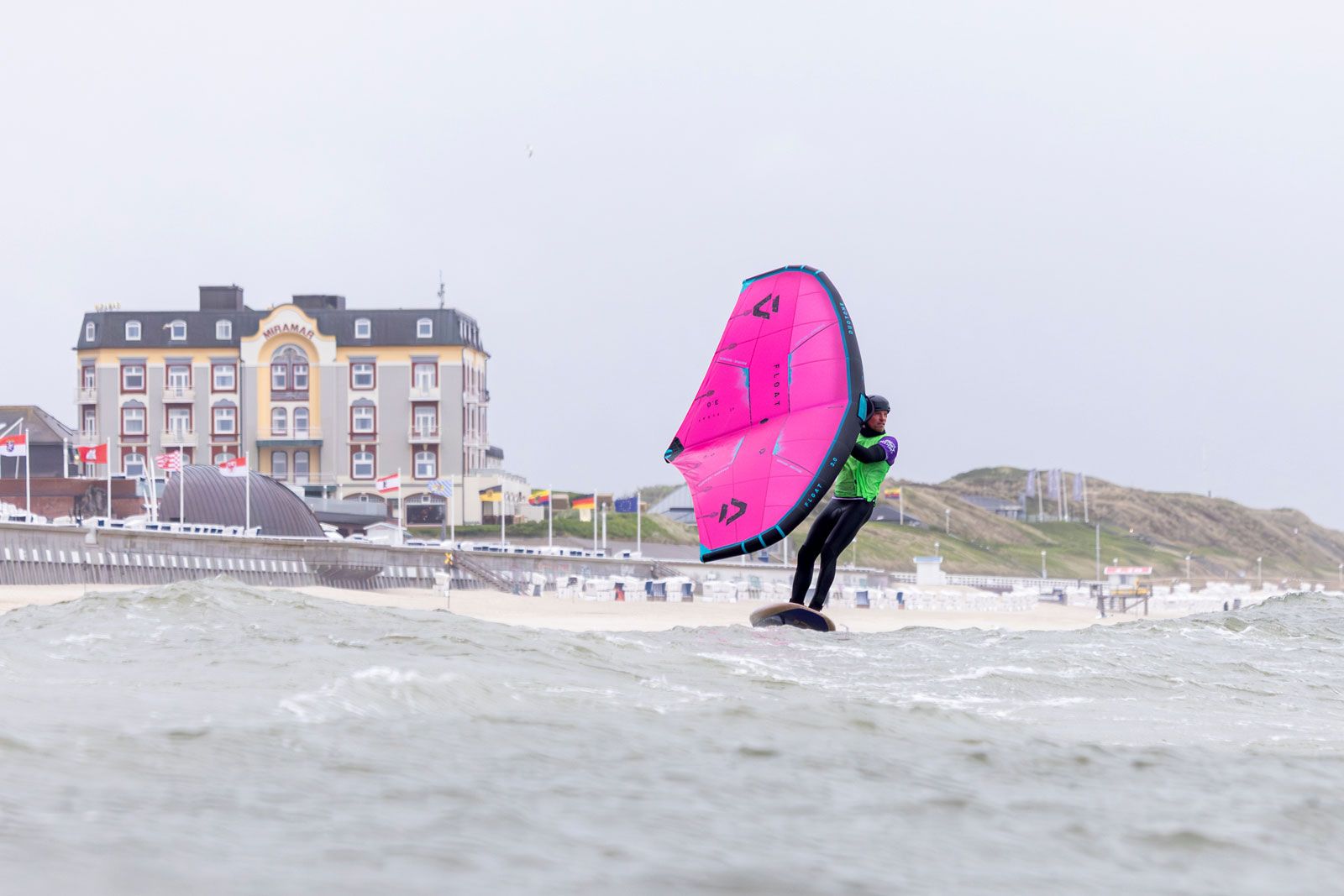California Wingfoil Masters Summer Opening Sylt 2026: Klaas und Tebbe Voget dominieren im Waveriding 