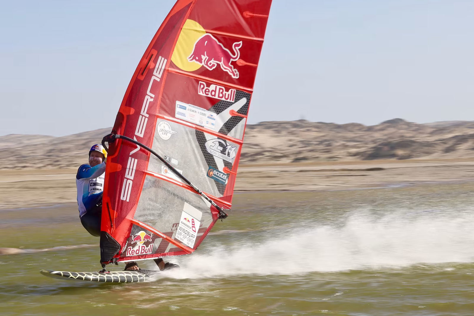 Björn Dunkerbeck präsentiert Born to Windsurf auf der boot