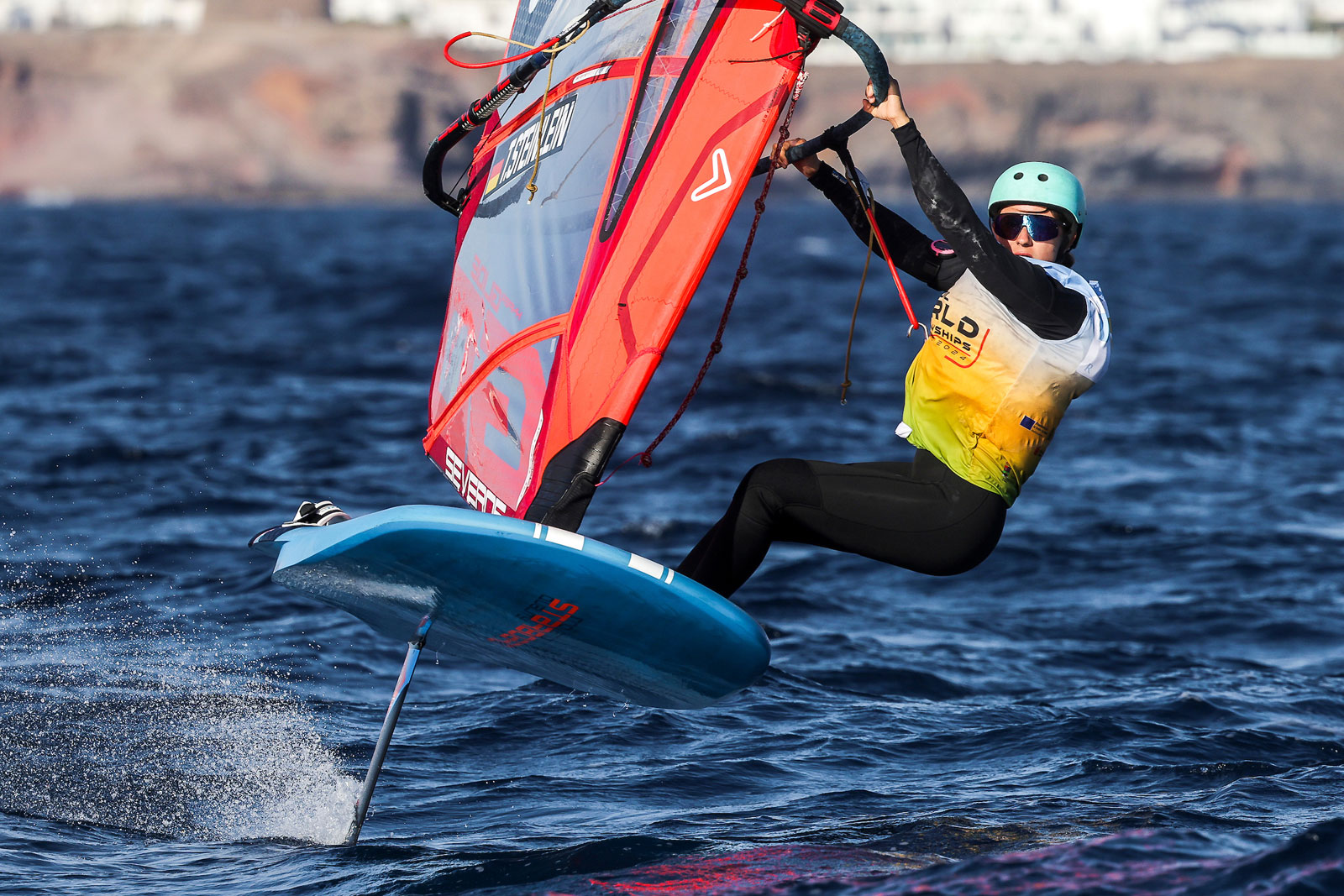 IQ Foil WM Lanzarote 2024: Theresa Marie Steinlein gewinnt einen Platz f&uuml;r Paris 2024!