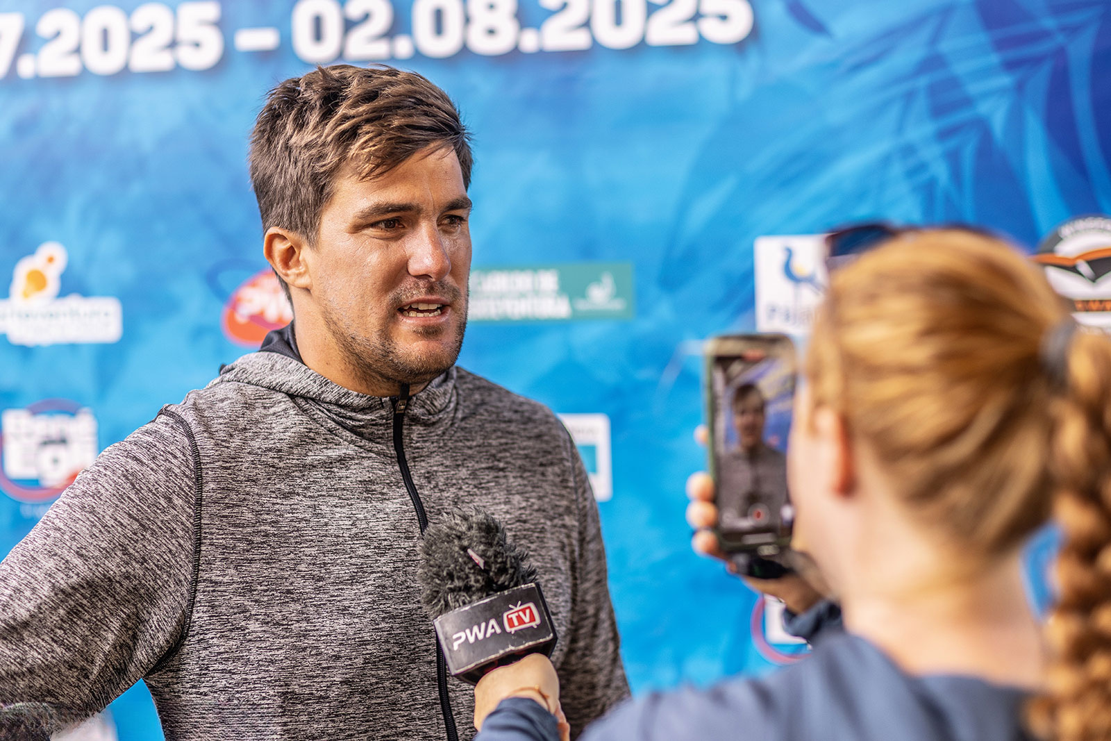 Pierre Mortefon startet beim Foil-Slalom mit FMX Racing