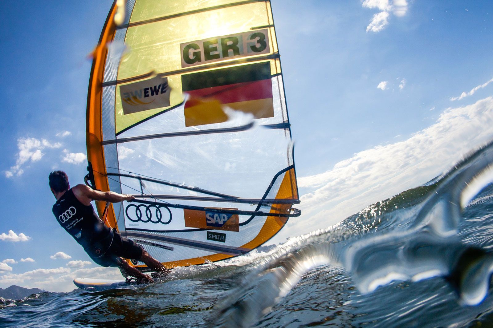 Go for Gold: Toni Wilhelm - Deutschlands Windsurf-Olympionike im Interview 