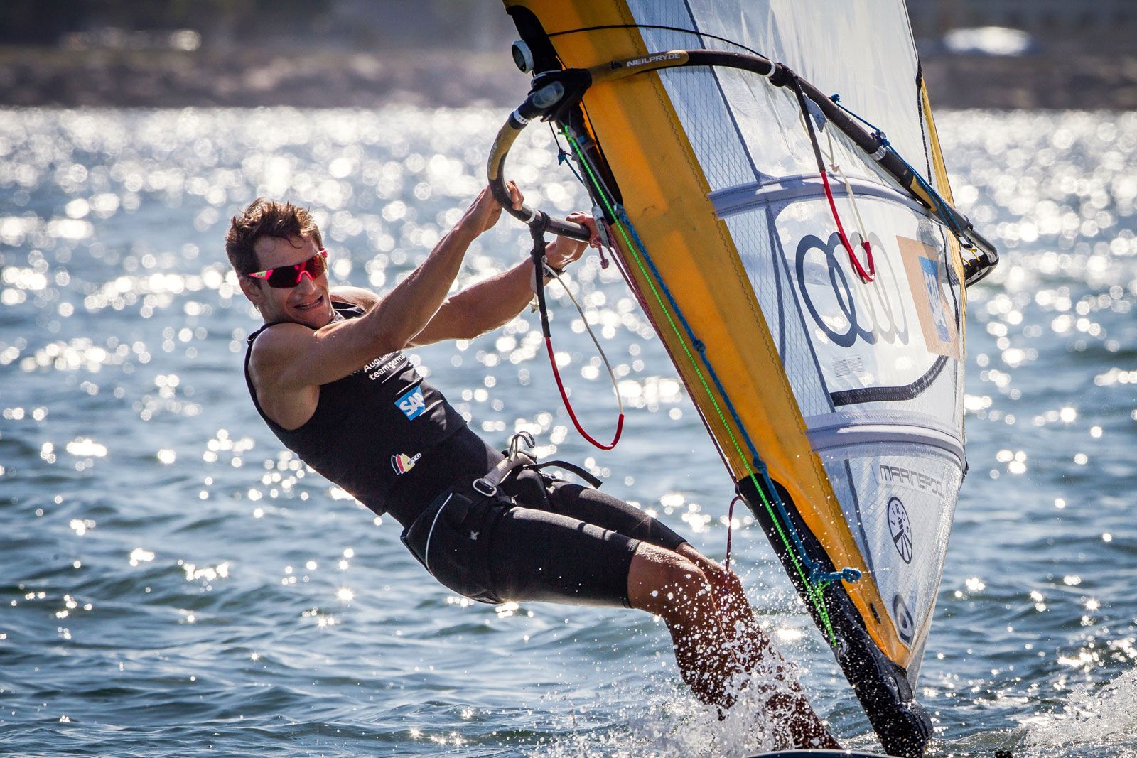 Go for Gold: Toni Wilhelm - Deutschlands Windsurf-Olympionike im Interview 