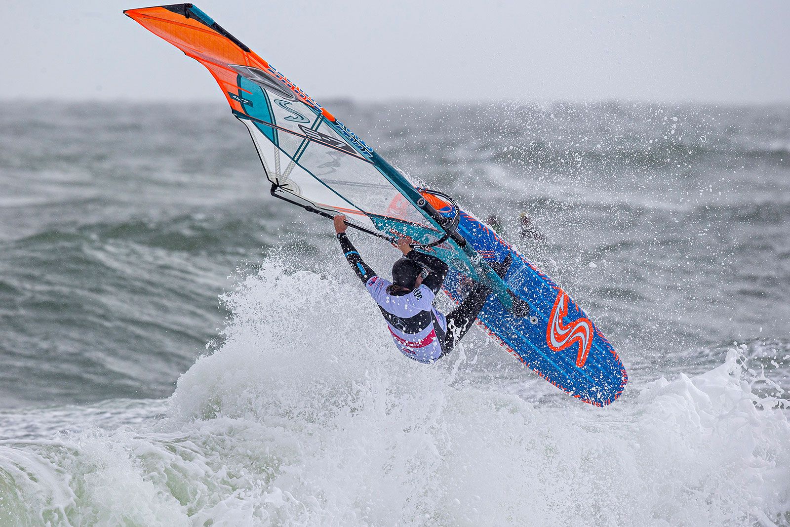 Gustav Häggström: Im Winter Elektroniker, im Sommer Profiwindsurfer 