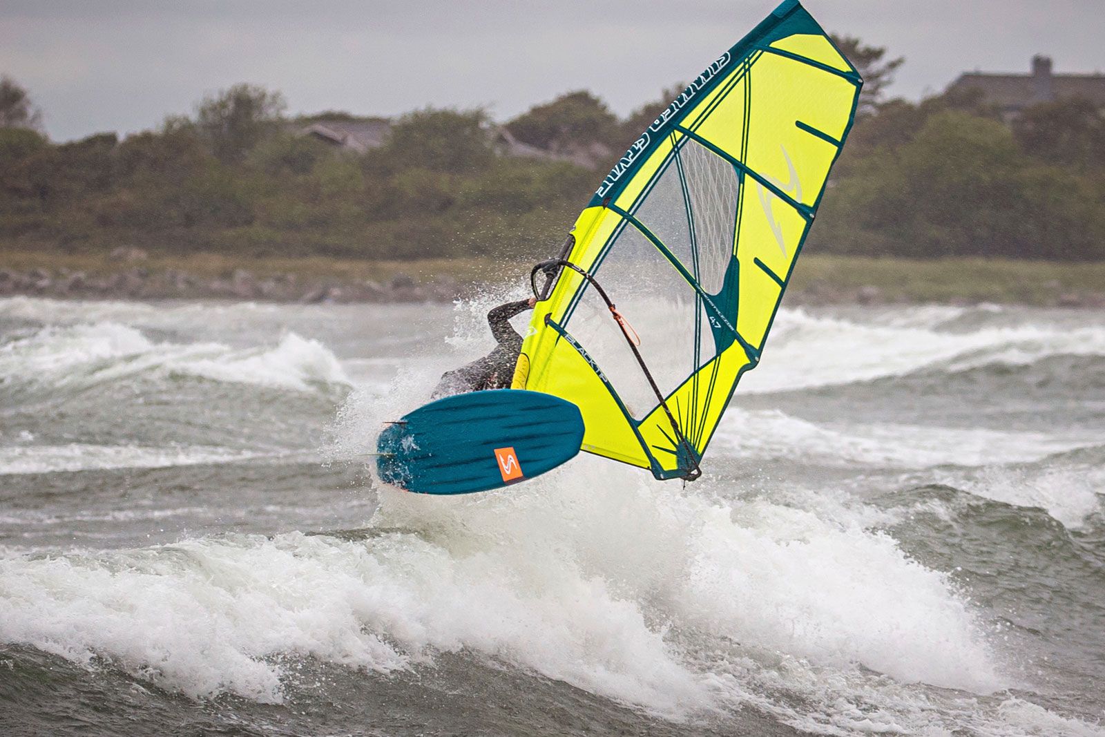 Gustav Häggström: Im Winter Elektroniker, im Sommer Profiwindsurfer 