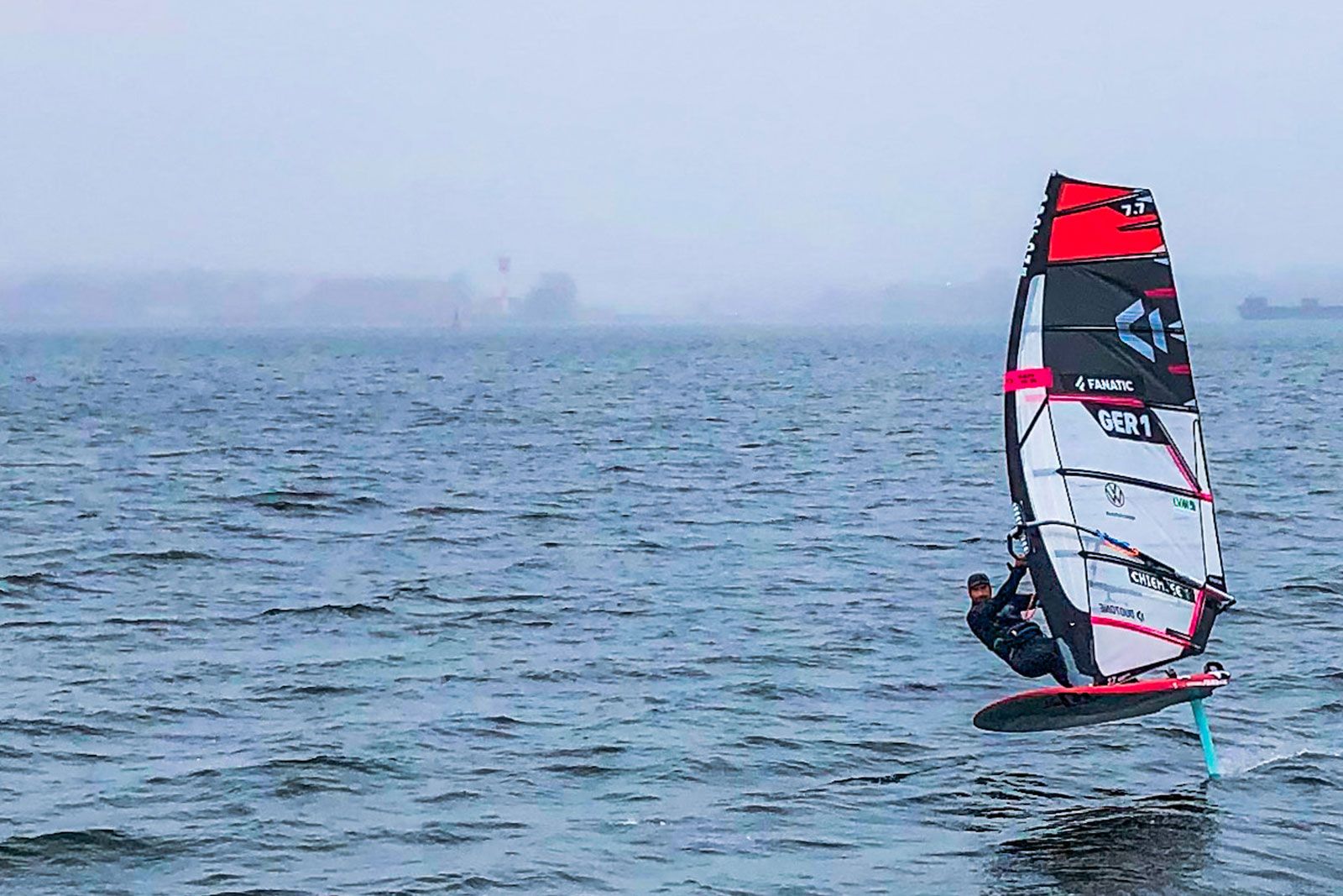 Vincent allein auf dem Wasser: Endzeitstimmung an Schleswig-Holsteins Stränden 