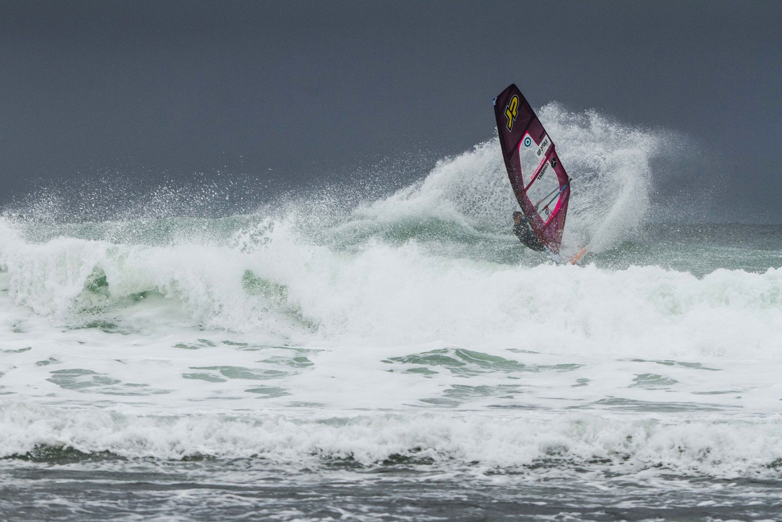 Dare the world: Windsurfen und Abenteuer as its best in Schottland mit Leon Jamaer 