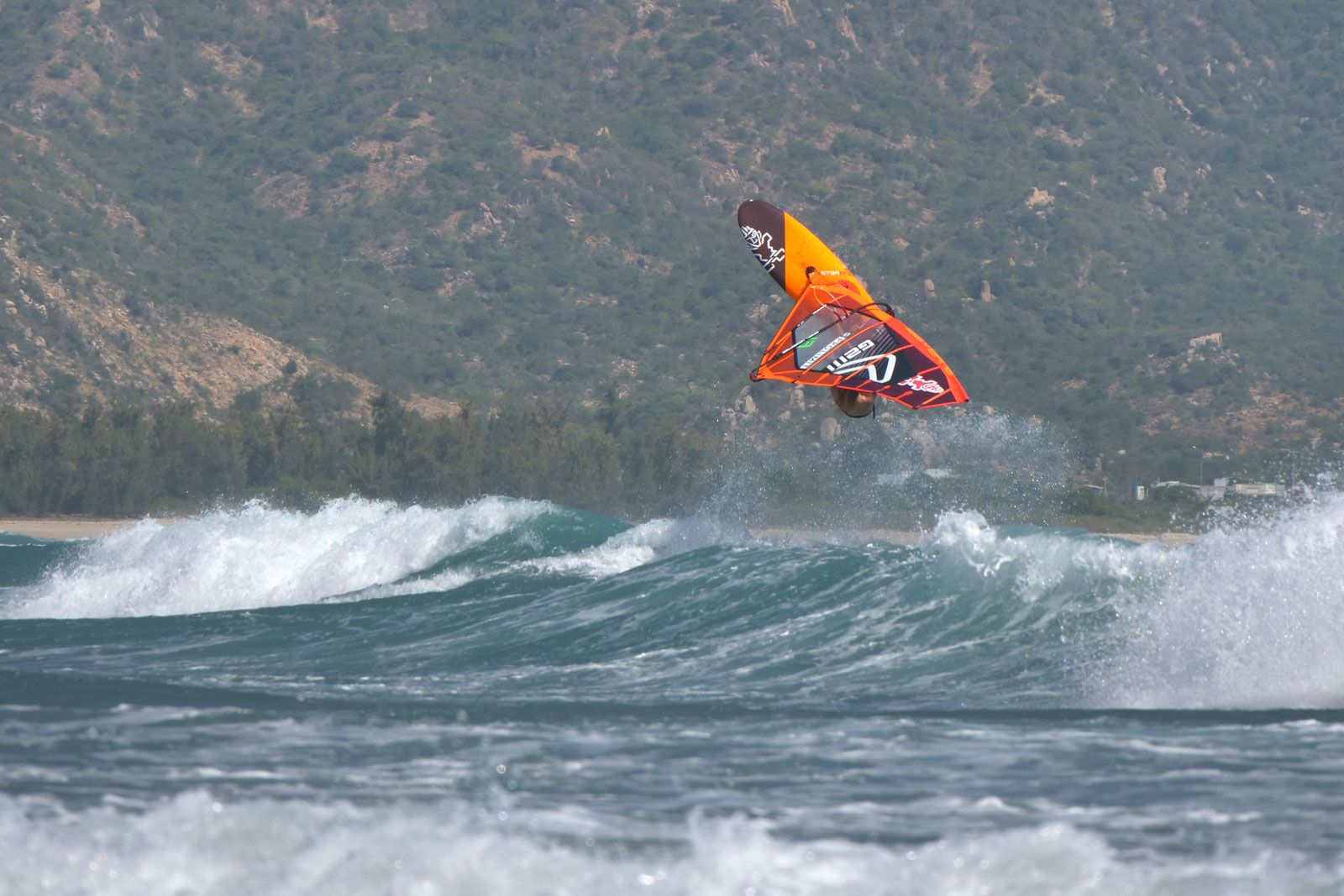 Good morning Vietnam: Julian Wiemar über einen Surftrip der besonderen Art 