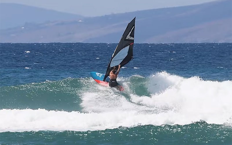 Windsurfing a secret spot on Maui - Federico Morisio