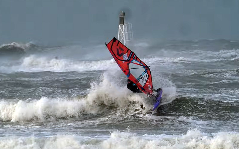 Windsurf the Fish Factory Pier - Mads Bjrn