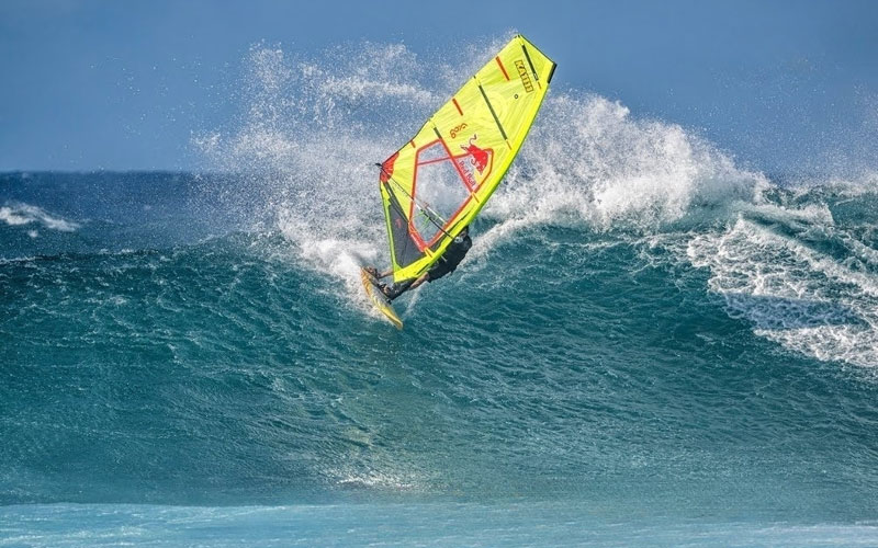 Windsurfing Showdown at Ho'okipa - Windsurf RAW Files