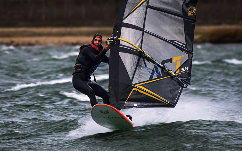 A Hardcore Winter Windsurf Session - Mario Kümpel