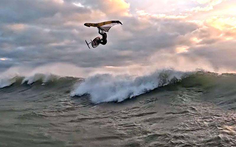 Wingfoil until the Night - Julien & Camille Bouyer