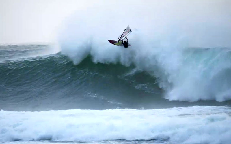 Stormchasing Darragh with Thomas Traversa - Sooruz Surfwear