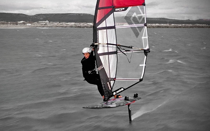 World Champ signs for Patrik! - Windsurfing TV