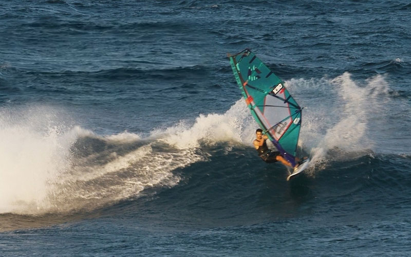Scoring Some Fun Waves with Vctor Fernndez - Lucas Meldrum