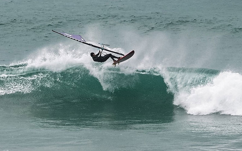 Windsurfing glassy Waves in Cornwall - Lucas Meldrum