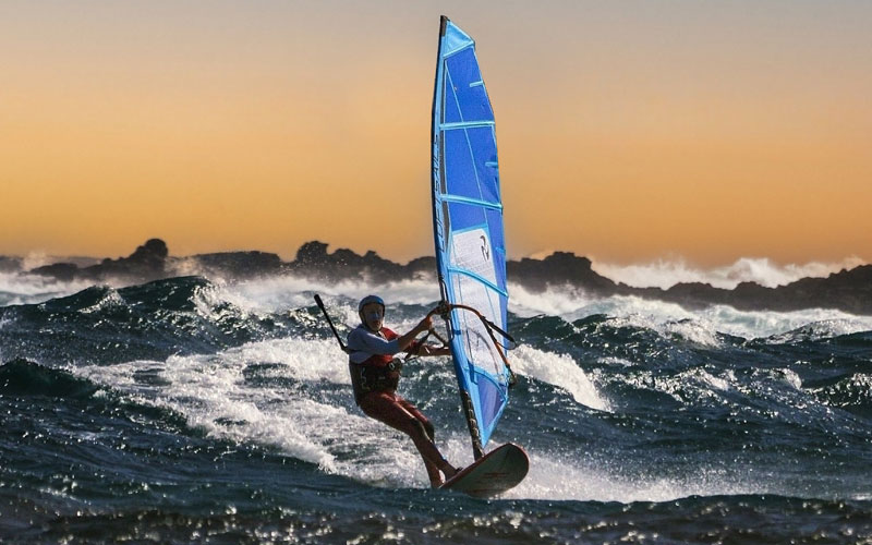 My Dad in 45 Knot Gusts! - Mario K&uuml;mpel